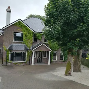 Ivy House Privatunterkunft